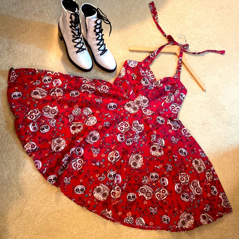 Hell Bunny Vixen Medium M Pin Up Skull Halter dress Day of the Dead